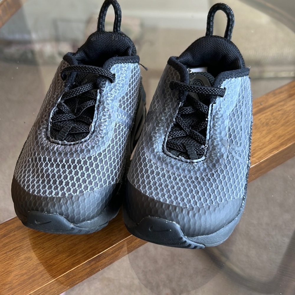 Black Nike size 6